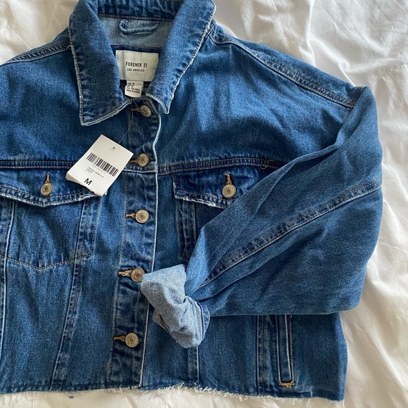 NWT - Forever 21 Women’s Cropped Jean Jacket Size M - Picture 7 of 16